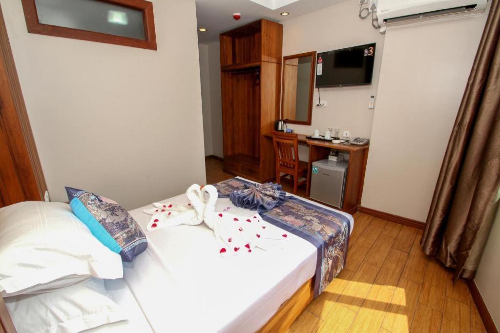 Gemsy Hotel Янгон Экстерьер фото