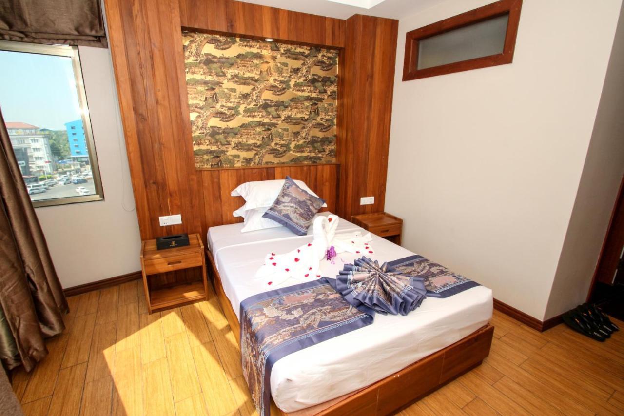 Gemsy Hotel Янгон Экстерьер фото