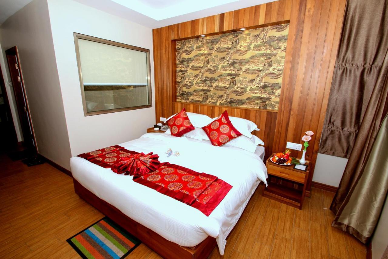 Gemsy Hotel Янгон Экстерьер фото