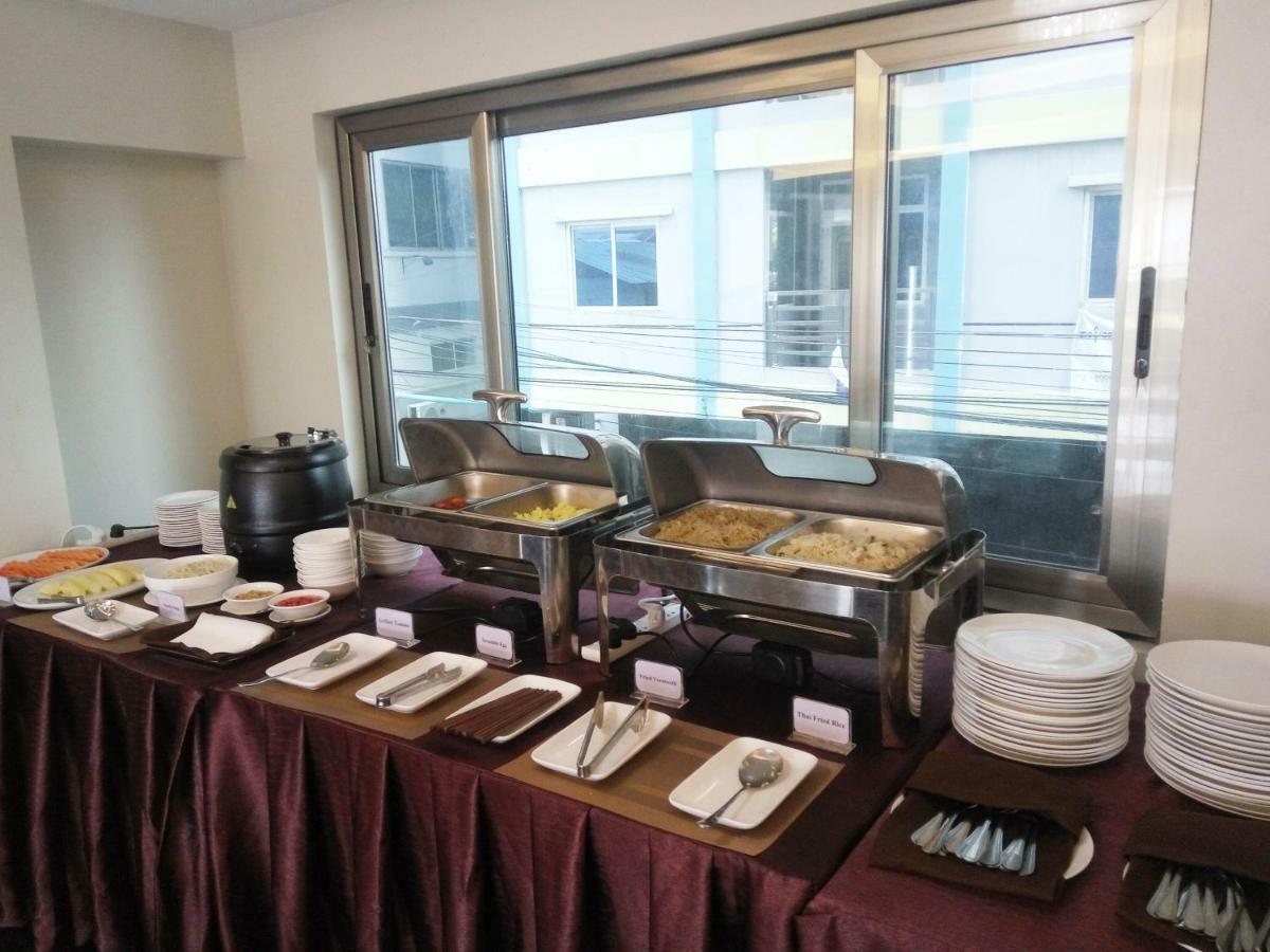 Gemsy Hotel Янгон Экстерьер фото